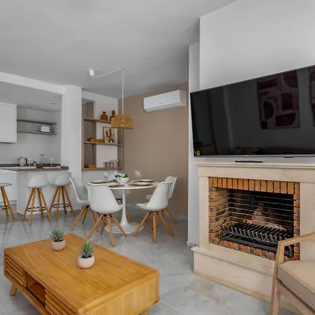 Atico Pelicanos By Interhome